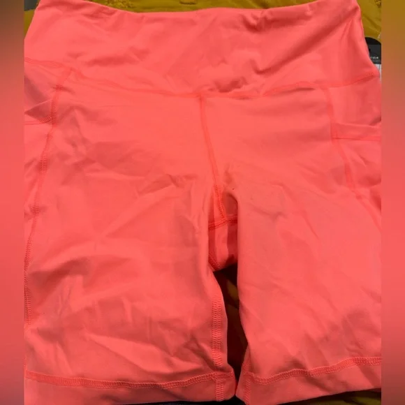 YOGALICIOUS SHORTS - Picture 4 of 4